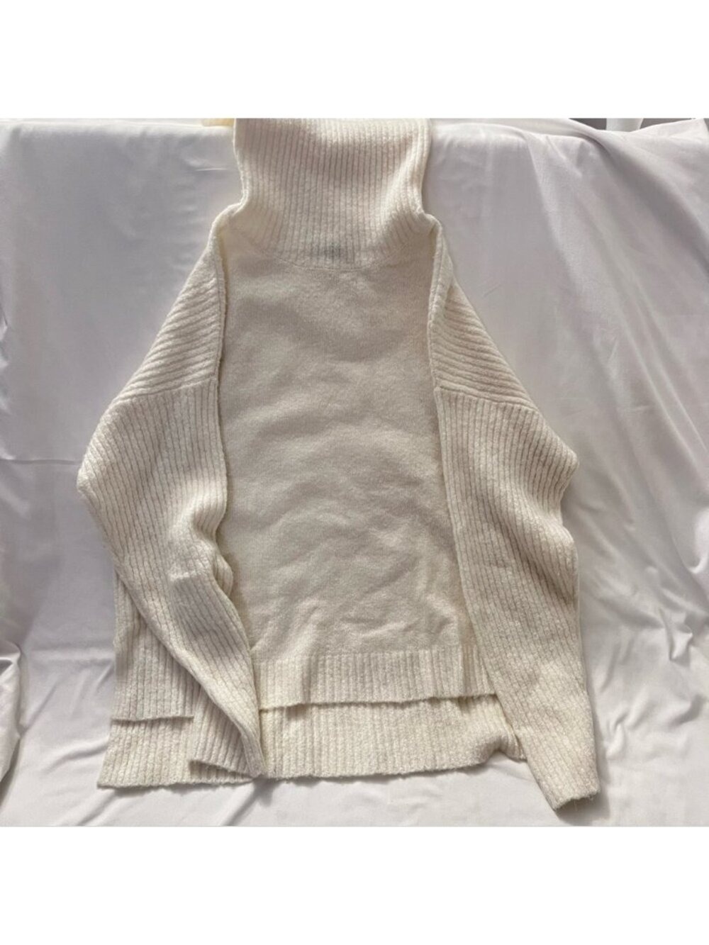 Dynamite Turtleneck Longsleeve Knit Sweater Cream Pullover Small
